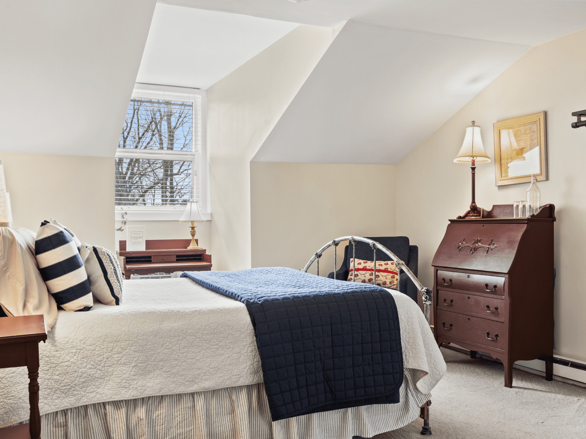 Image of Madisonhotel room at The Captain Stannard in Westbrook Connecticut.